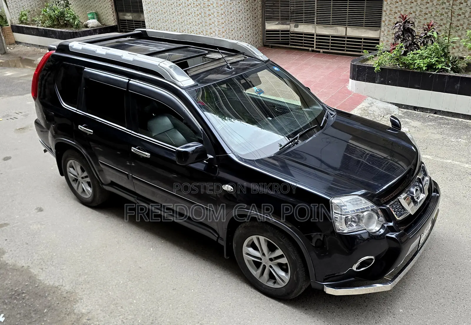 Nissan X-Trail 2.0 Petrol XE 2011 Black