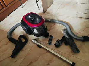 Samsung Bagless Vacuum Cleaner – Excellent Condition