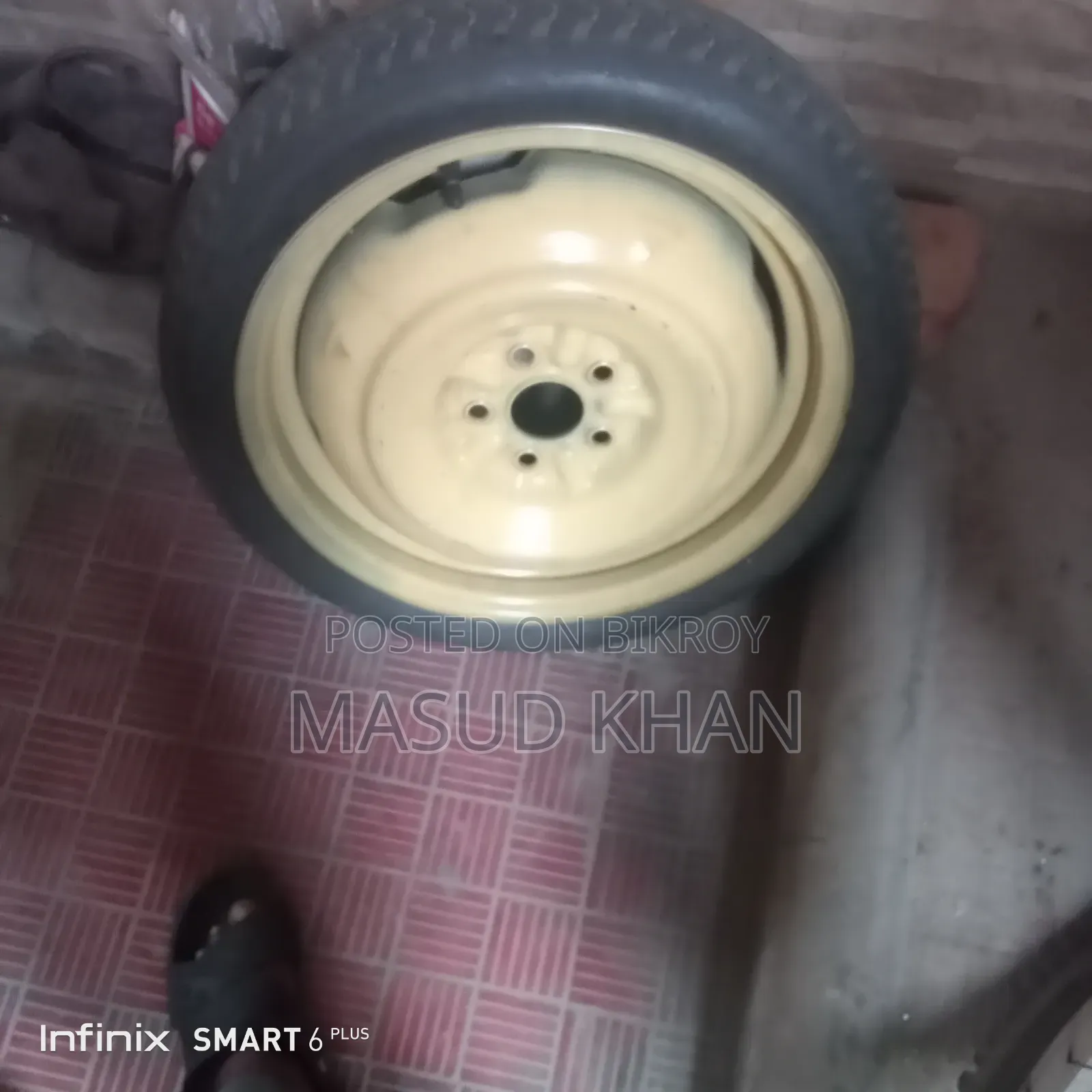 Sphere Tyre Alien Car