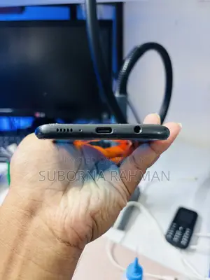 Samsung Galaxy A20 32 GB Black