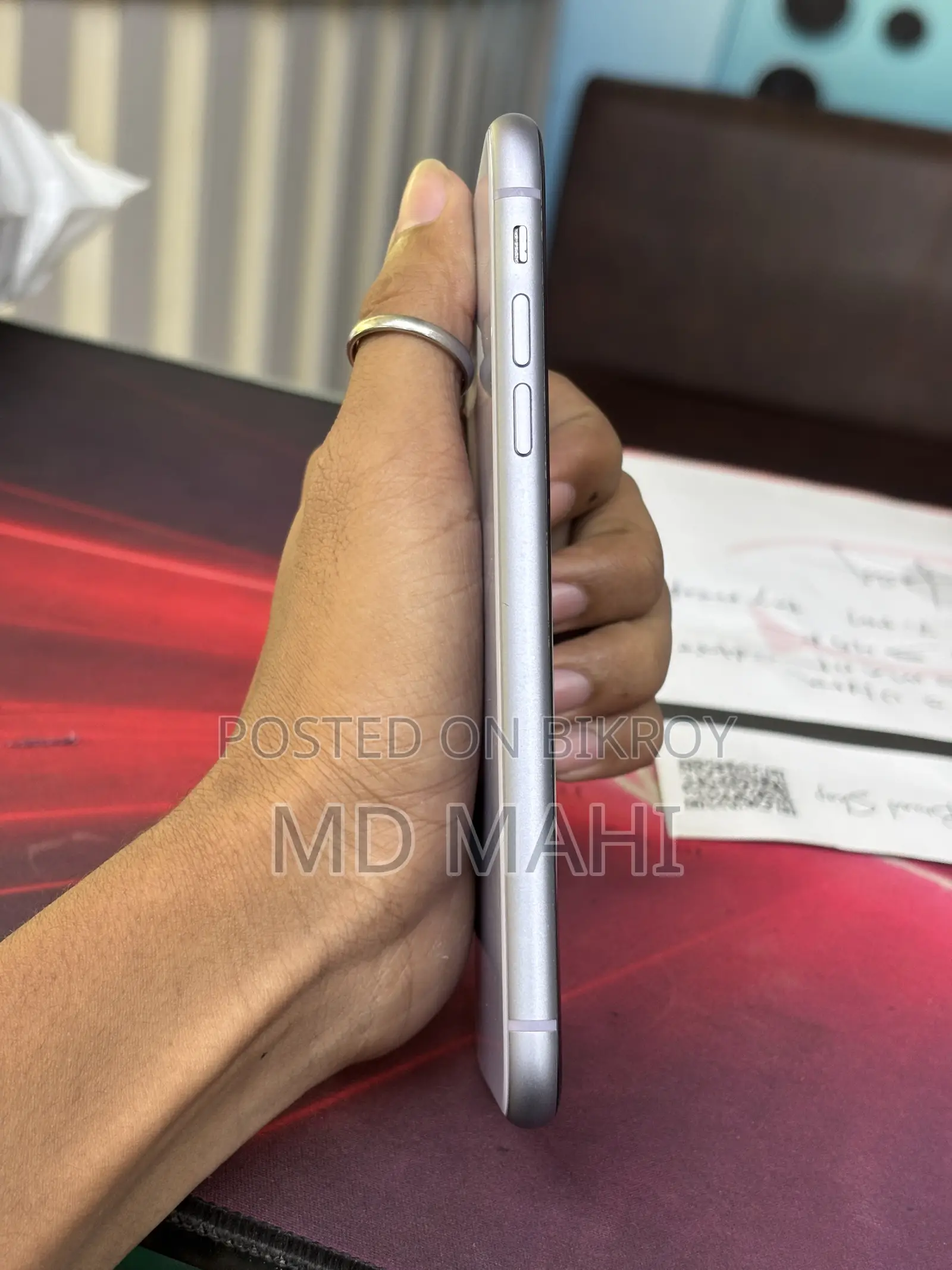 অ্যাপল আইফোন ১১ ১২৮ জিবি বেগুনি
