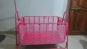 বাচ্চাদের দোলনা