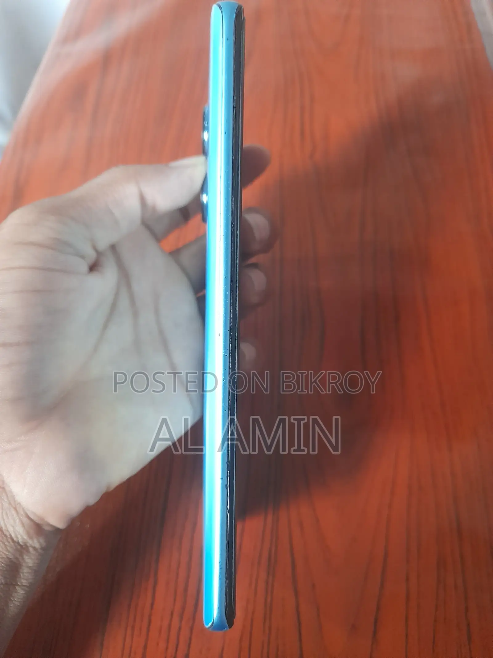 রিয়েলমি ১০ প্রো+ ১২৮ জিবি নীল