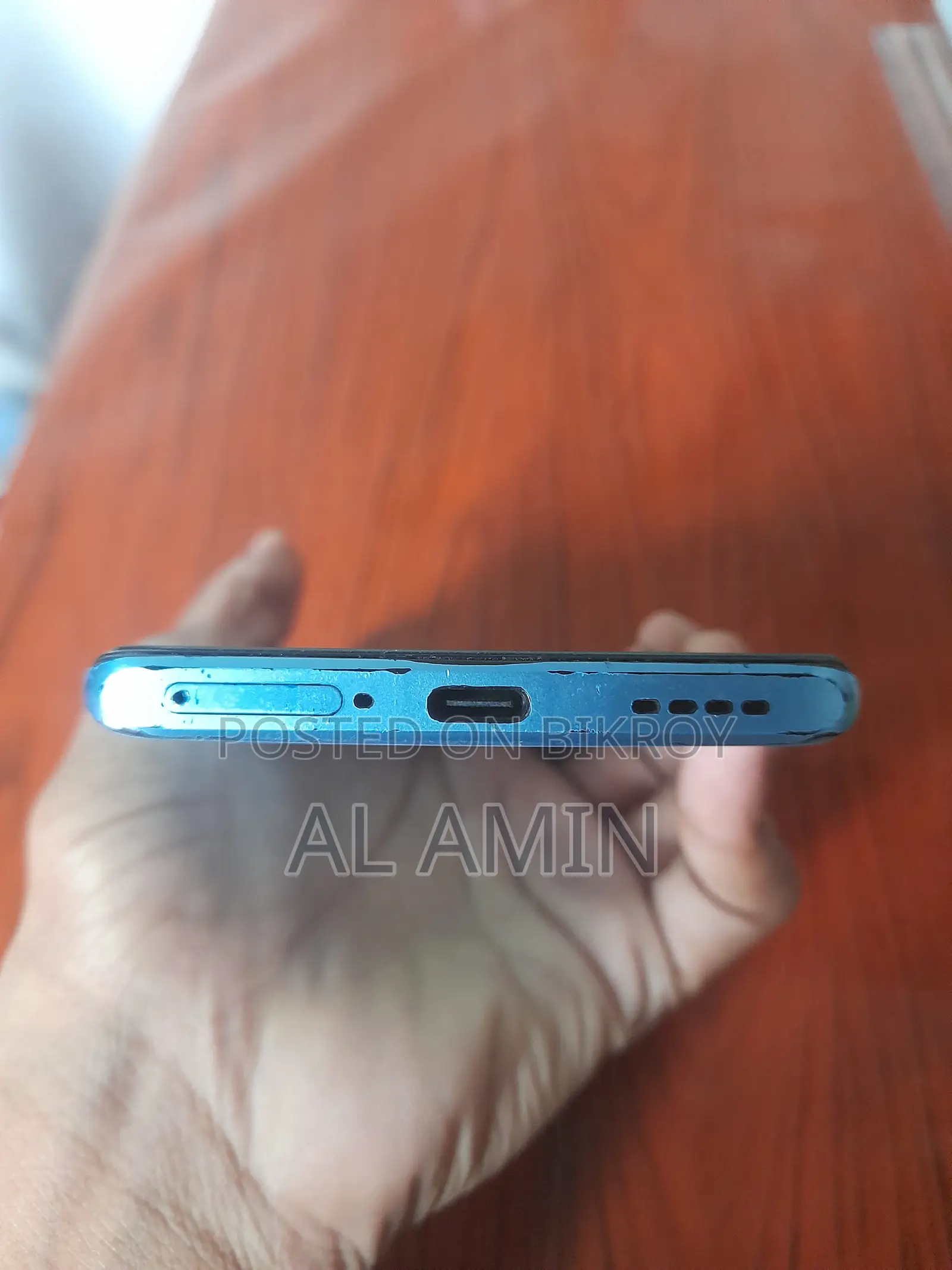 রিয়েলমি ১০ প্রো+ ১২৮ জিবি নীল