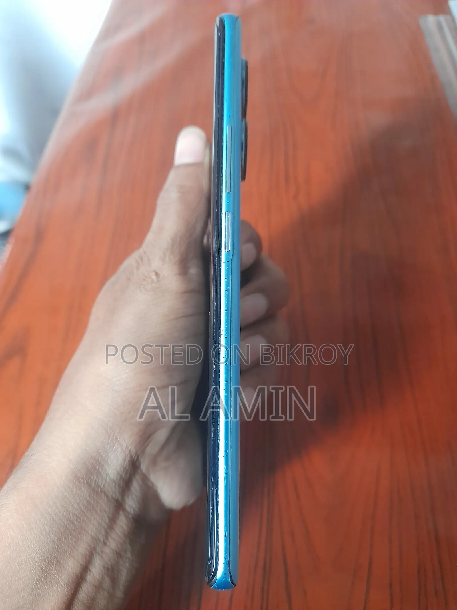 রিয়েলমি ১০ প্রো+ ১২৮ জিবি নীল