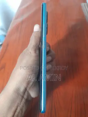 রিয়েলমি ১০ প্রো+ ১২৮ জিবি নীল