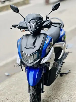 ইয়ামাহা ২০২৩ নীল