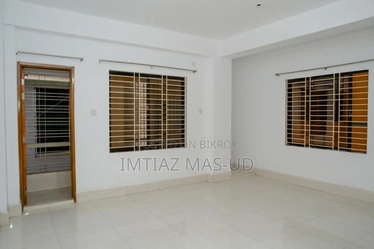 3 Bedroom Apartment in 60 Feet Road for sale