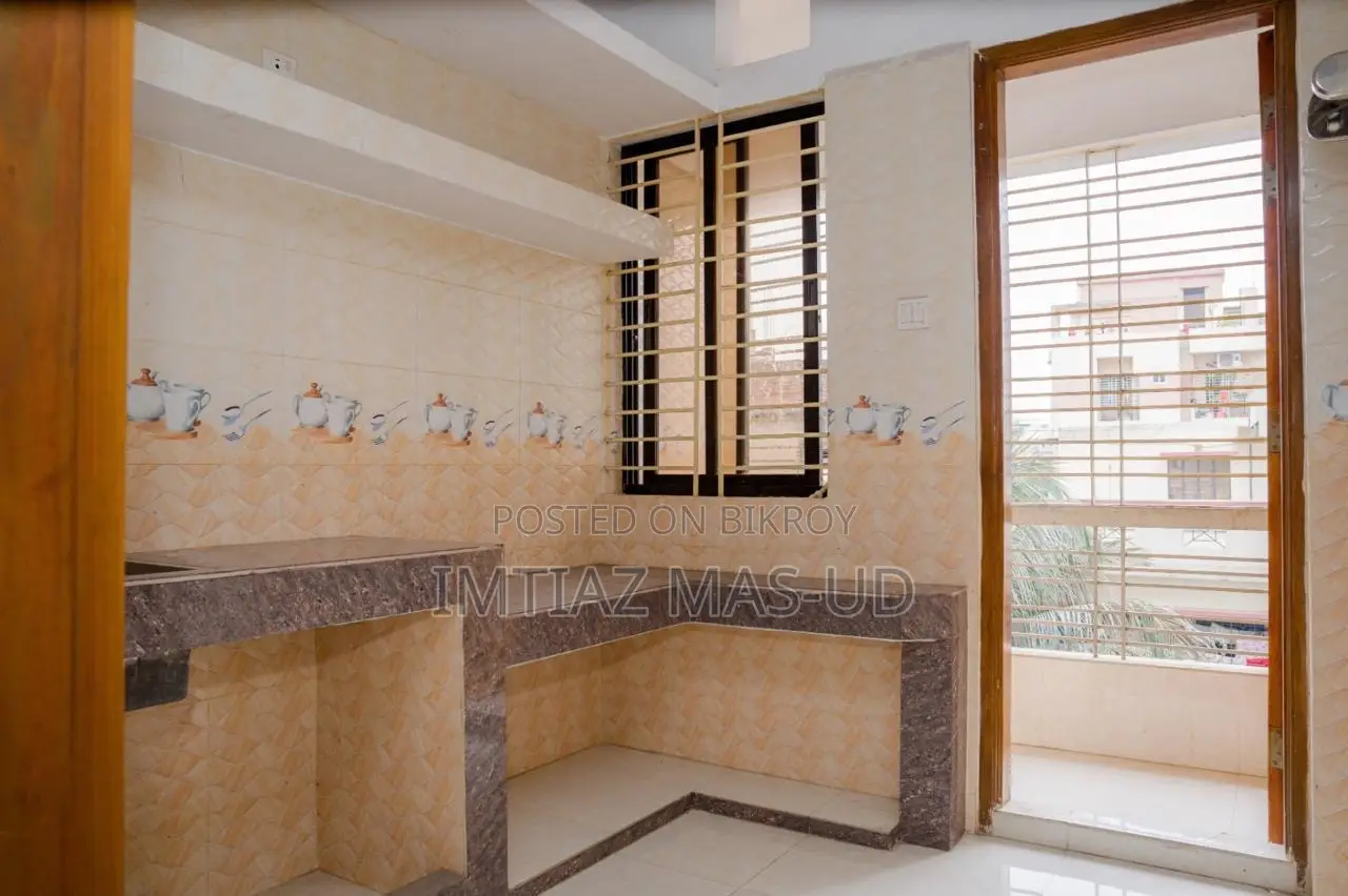 3 Bedroom Apartment in 60 Feet Road for sale
