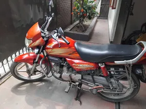 হিরো এইচএফ ডিলাক্স ২০১৭ রেড