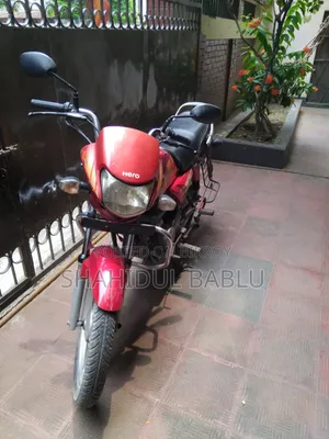 হিরো এইচএফ ডিলাক্স ২০১৭ রেড