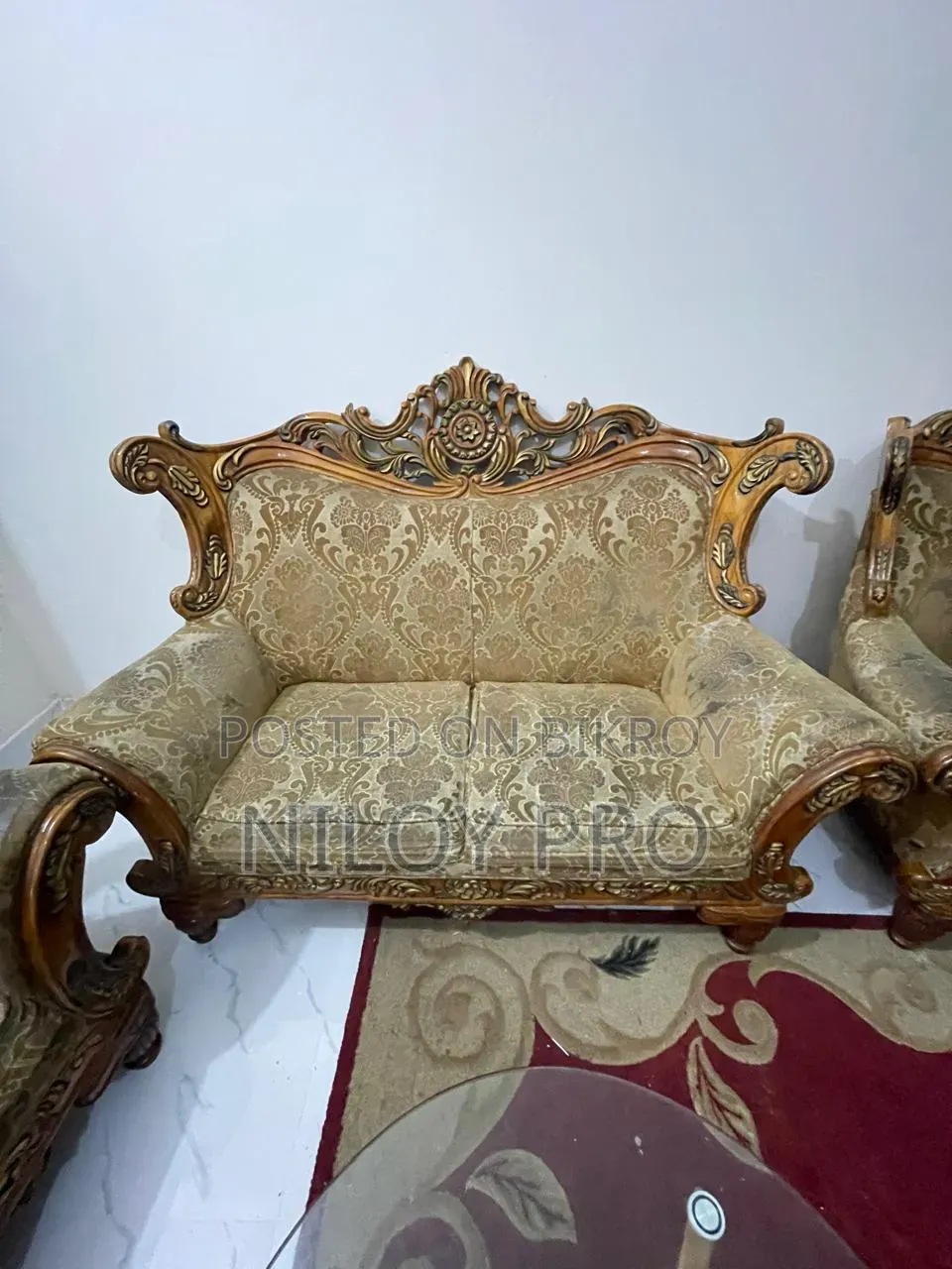 ভিক্টোরিয়ান সোফা সেট
