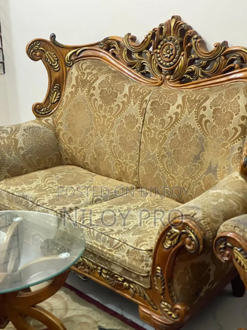 ভিক্টোরিয়ান সোফা সেট