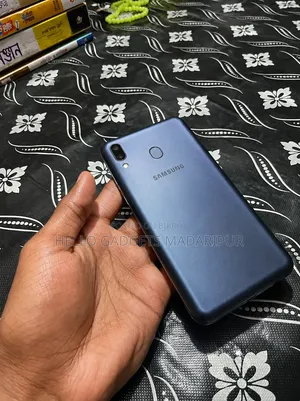 Samsung Galaxy M20 32 GB Black