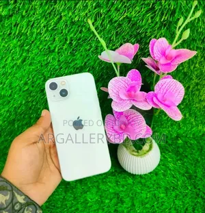 অ্যাপল আইফোন ১৩ ১২৮ জিবি হোয়াইট