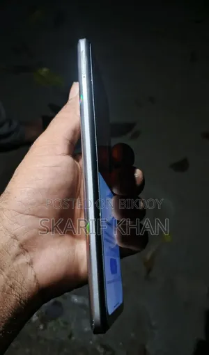 রিয়েলমি ৮ ৫জি ১২৮ জিবি সাদা