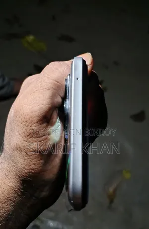 রিয়েলমি ৮ ৫জি ১২৮ জিবি সাদা