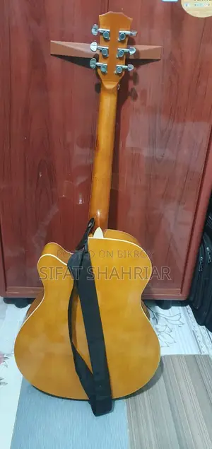 Axe Guiter A400C (Emergency)