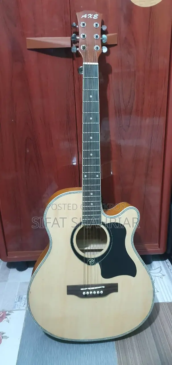Axe Guiter A400C (Emergency)