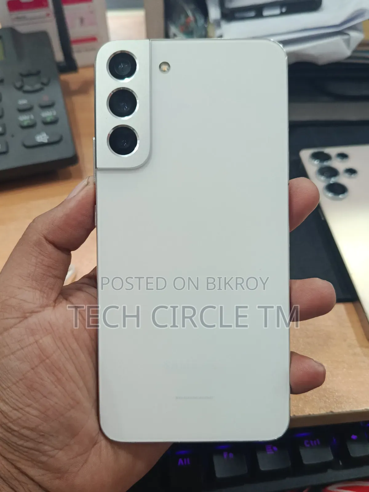 স্যামসাং গ্যালাক্সি এস২২+ ৫জি ১২৮ জিবি সাদা