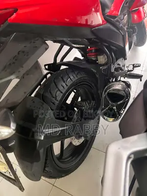 সুজুকি জিক্সার ২০২৩ লাল