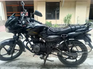 বাজাজ ডিসকভার ১২৫ ২০১১ ব্ল্যাক