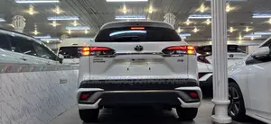 Toyota Corolla Cross 1.8 Hybrid AWD 2022 Pearl