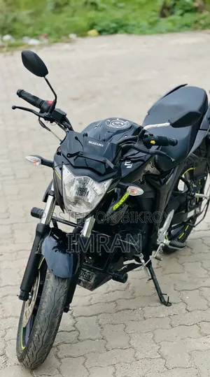 নতুন সুজুকি জিক্সার ২০২৫ কালো