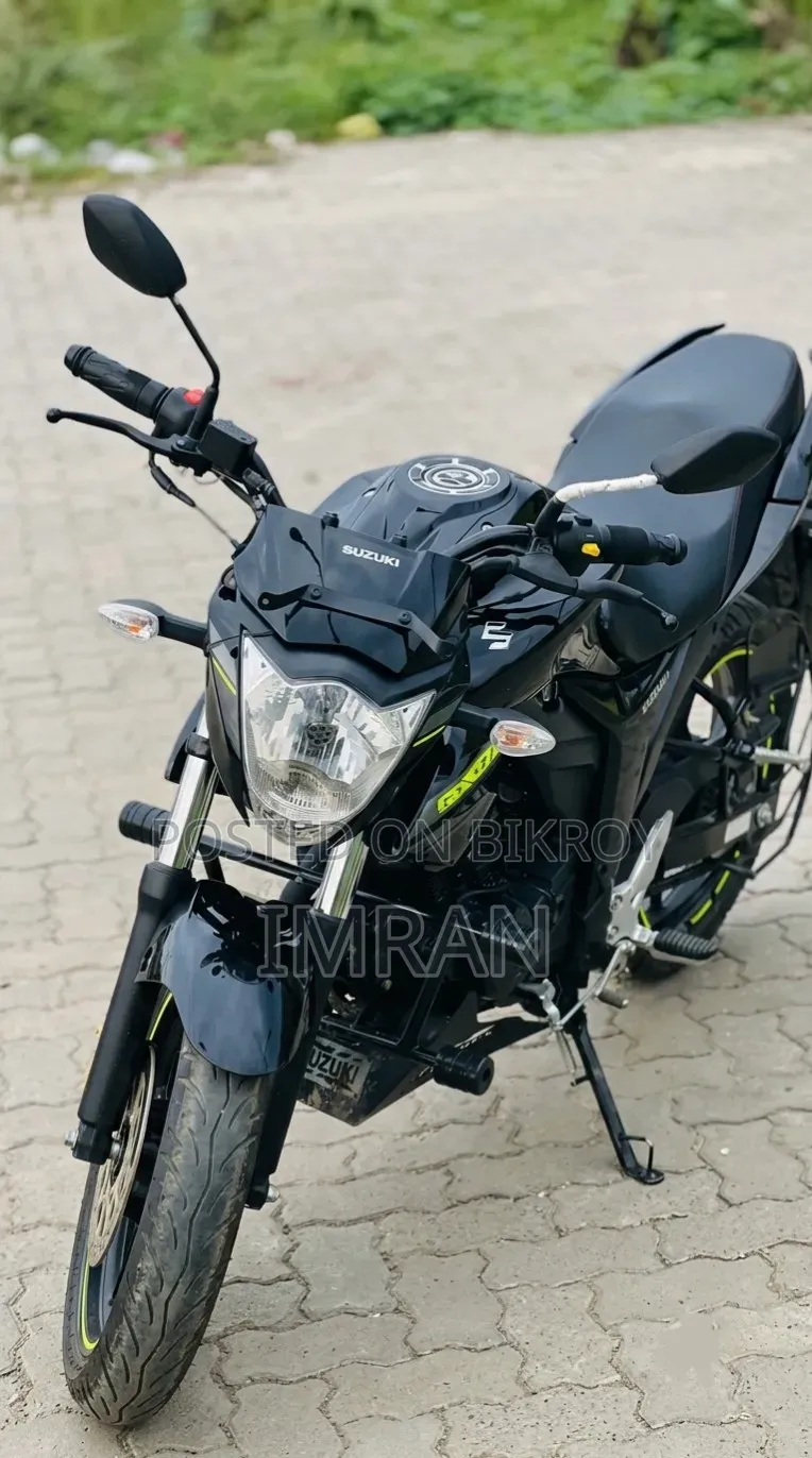 নতুন সুজুকি জিক্সার ২০২৫ কালো