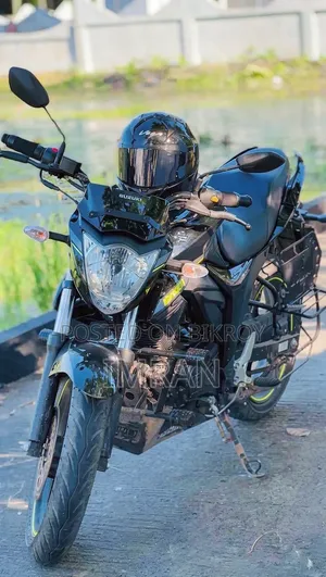 নতুন সুজুকি জিক্সার ২০২৫ কালো