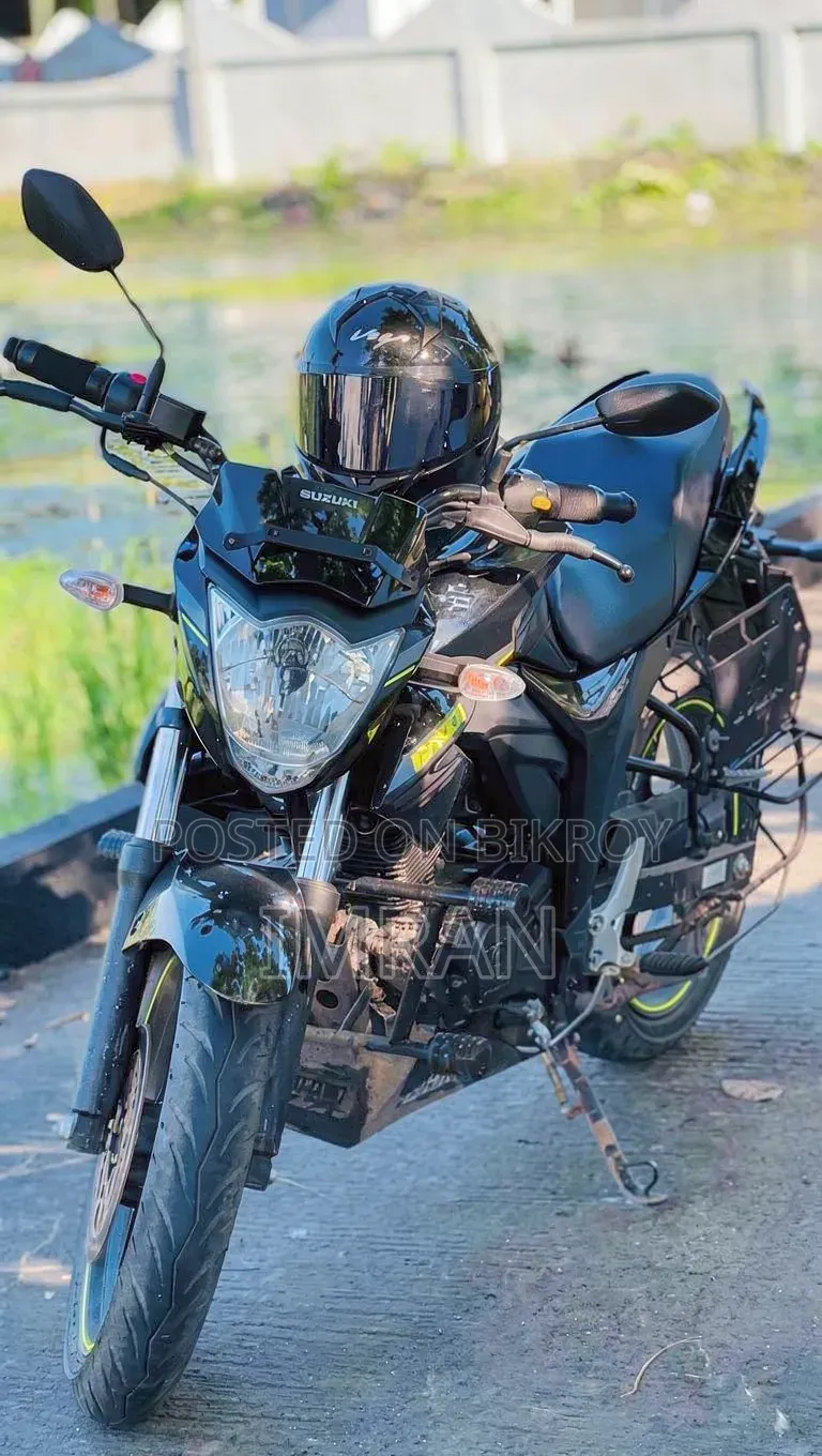 নতুন সুজুকি জিক্সার ২০২৫ কালো