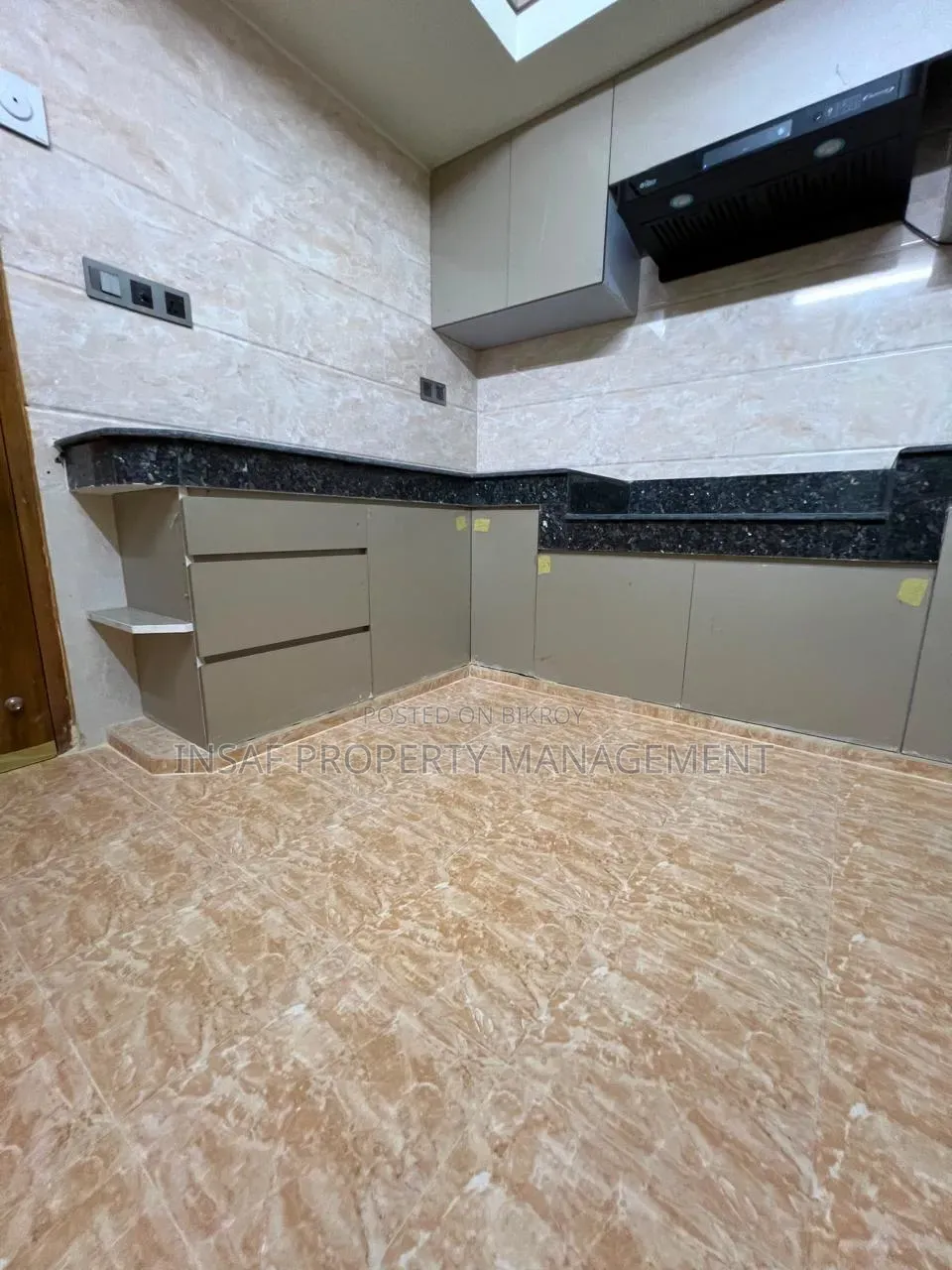 4 Bedroom Apartment in Gulshan for Rent