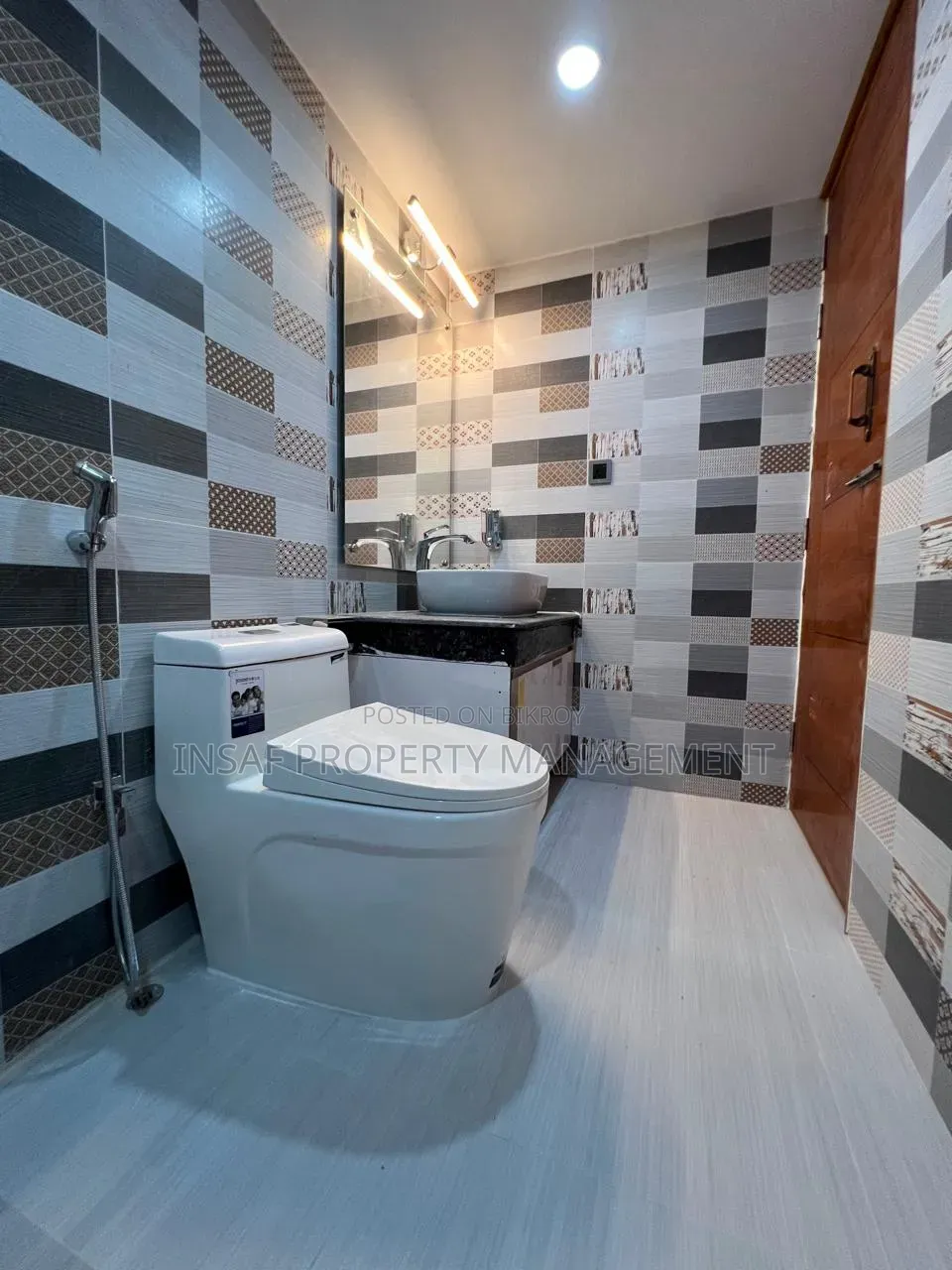 4 Bedroom Apartment in Gulshan for Rent