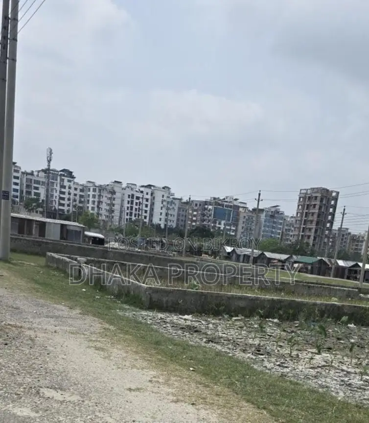 60ft Road 3 Katha Park West at Sector-17/B