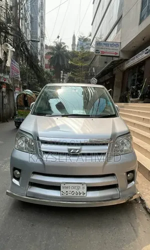 টয়োটা নোয়া ২০০৪ পার্ল