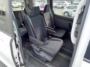 Toyota Noah 2021 Pearl