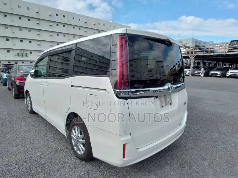 Toyota Noah 2021 Pearl