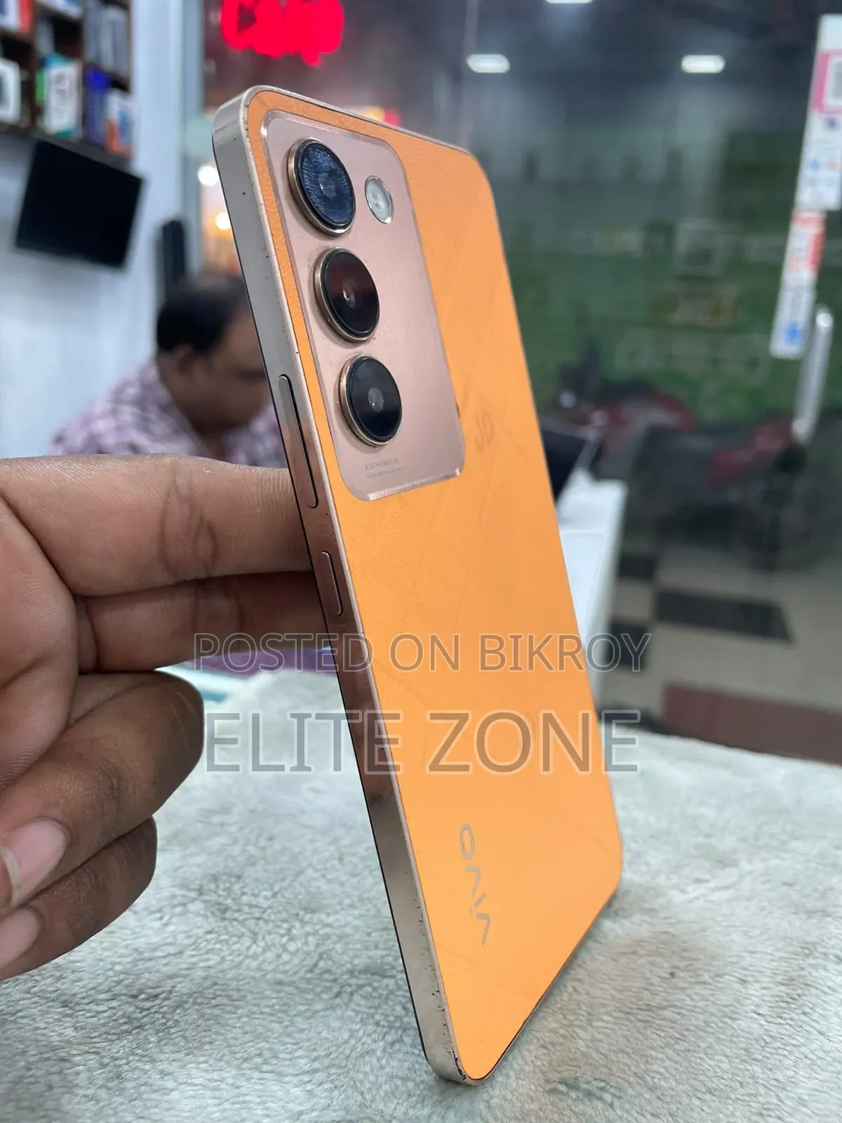 Vivo Y200e 128 GB Orange