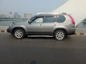 Nissan X-Trail 2011 Gray