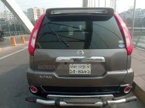 Nissan X-Trail 2011 Gray