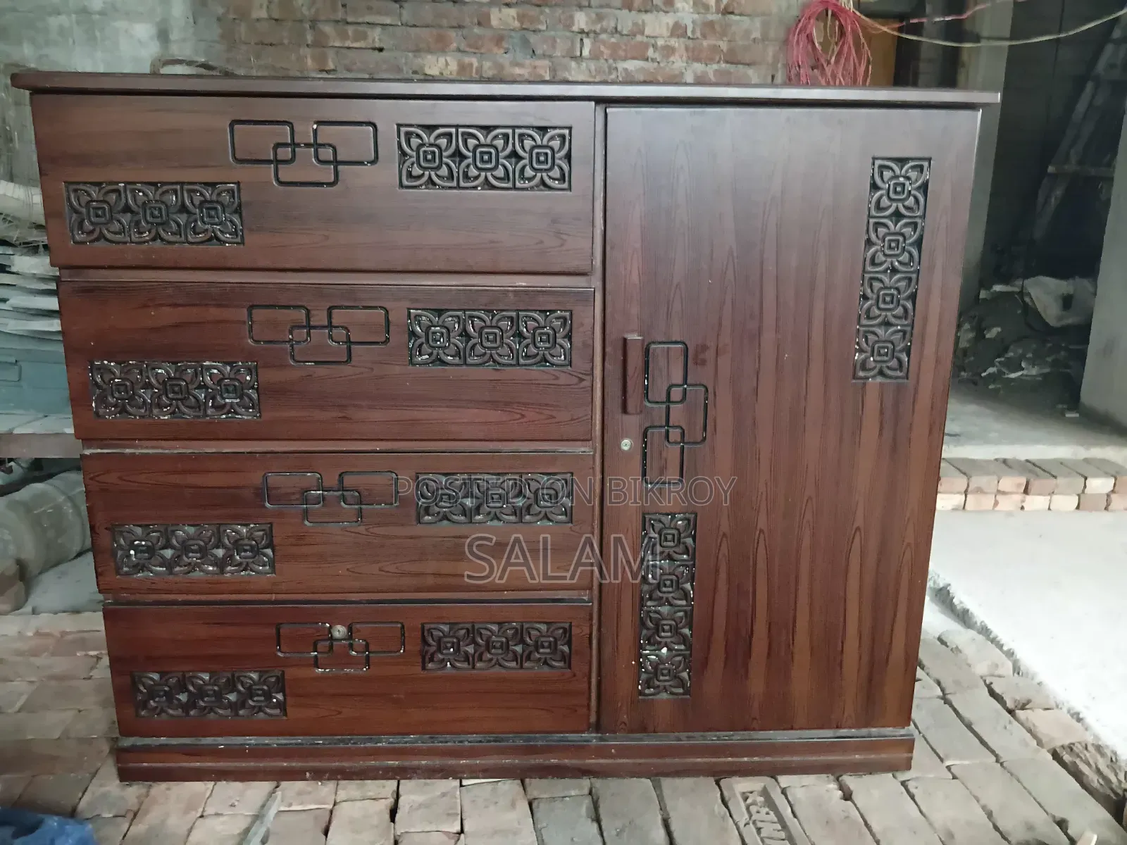 কাঠের ফার্নিচার ওয়র্ডরোব