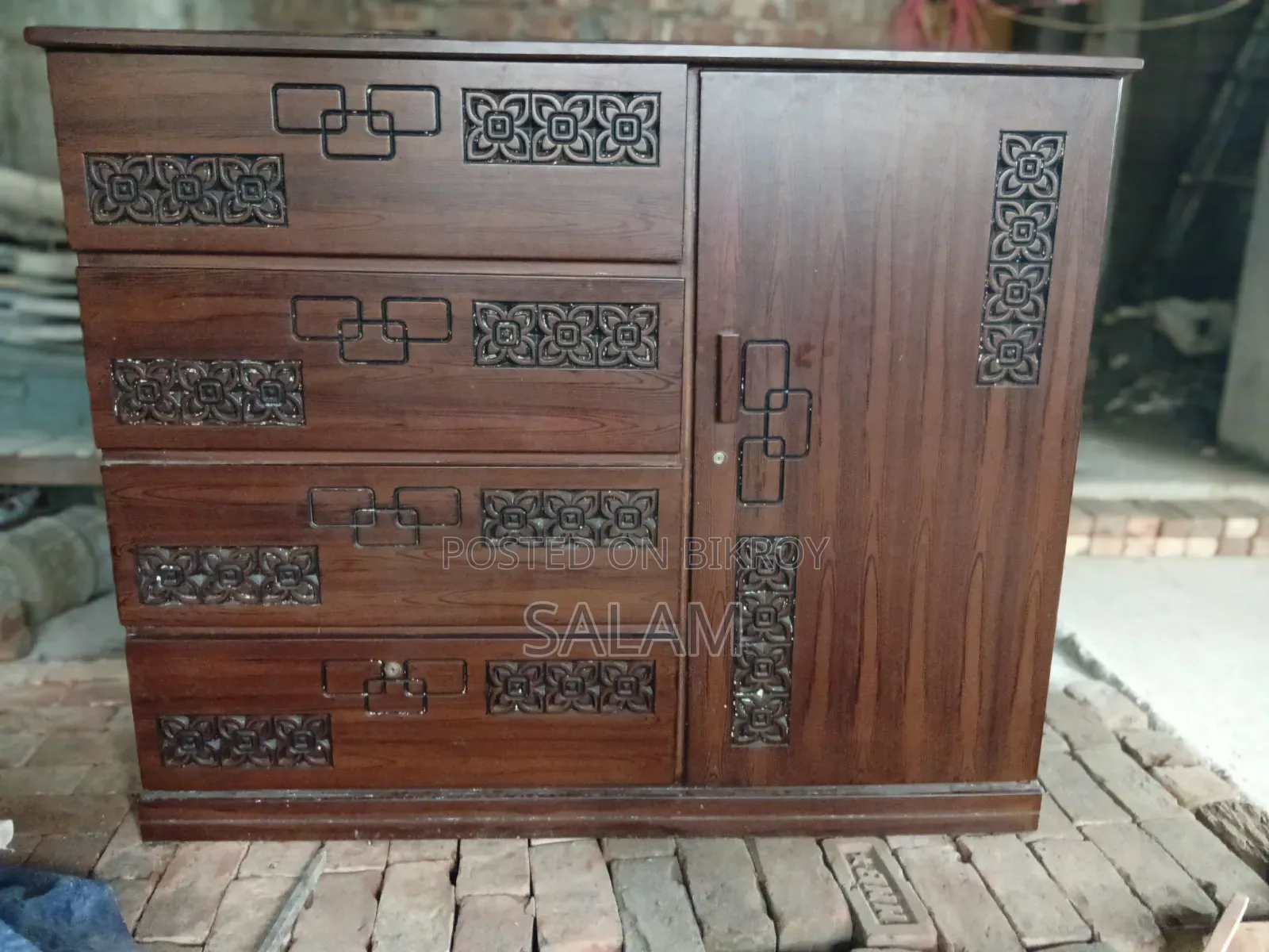 কাঠের ফার্নিচার ওয়র্ডরোব