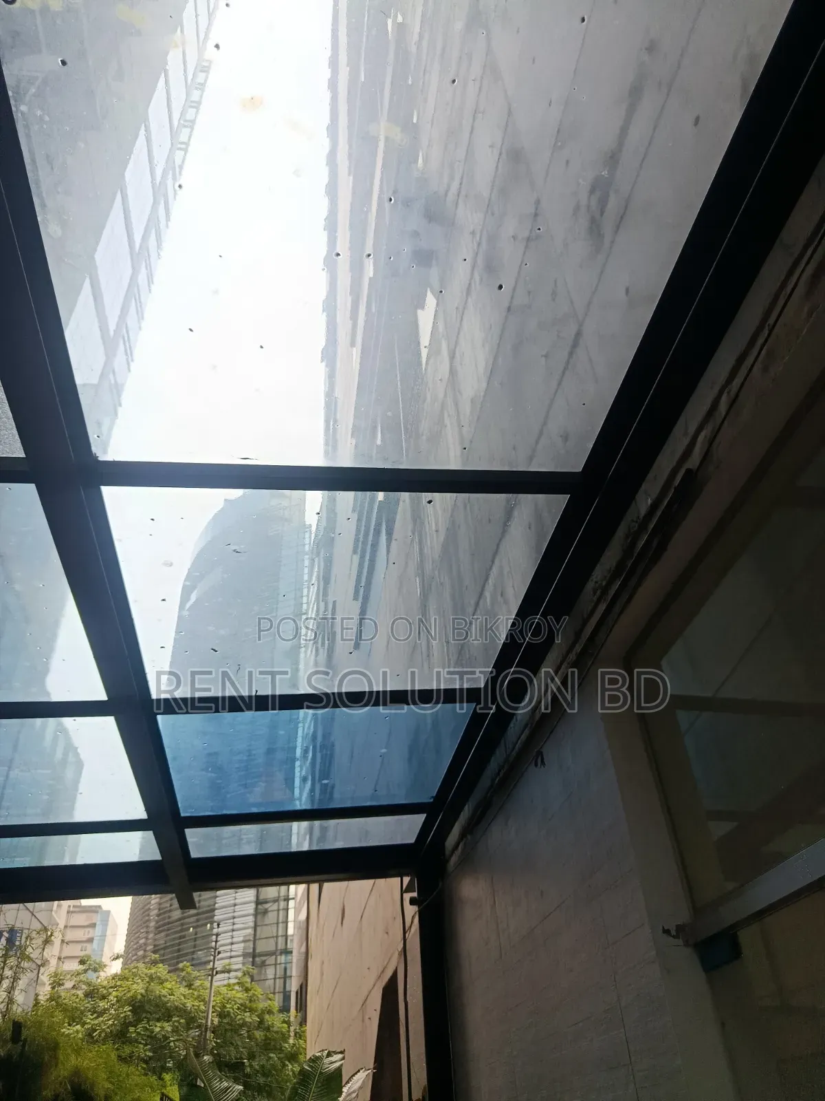গুলশান এভিনিউতে ক্যাফে/শোরুমের জন্য নিচতলা ভাড়া