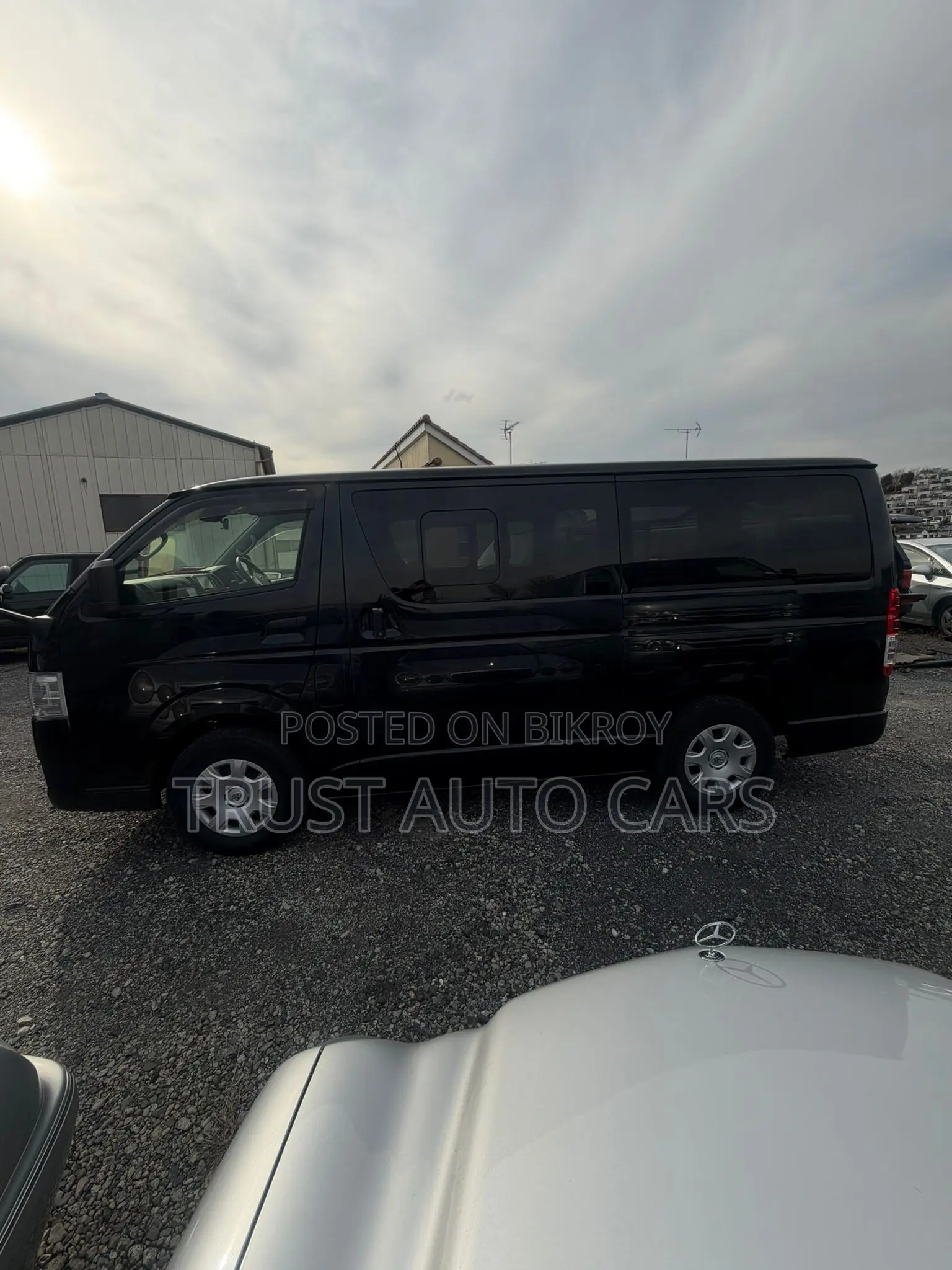 Toyota HiAce 2022 Black