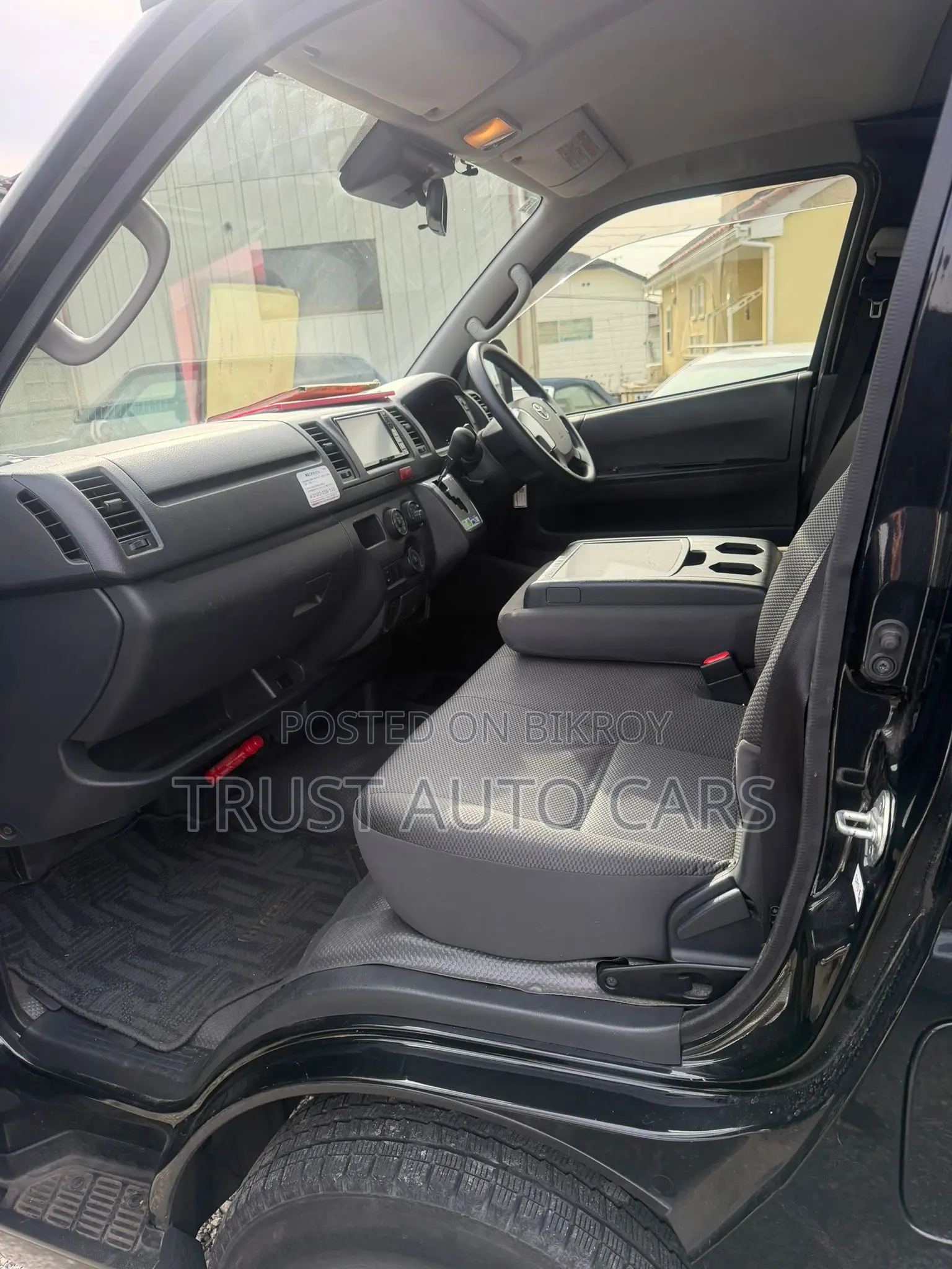 Toyota HiAce 2022 Black