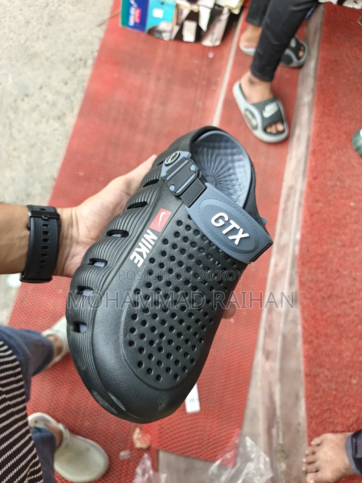 ক্রোকস স্যান্ডেল ওয়াটারপ্রুফ (৪১)