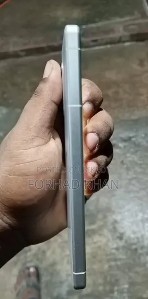 সোনি এক্সপেরিয়া ৫ আইভি ১২৮ জিবি হোয়াইট