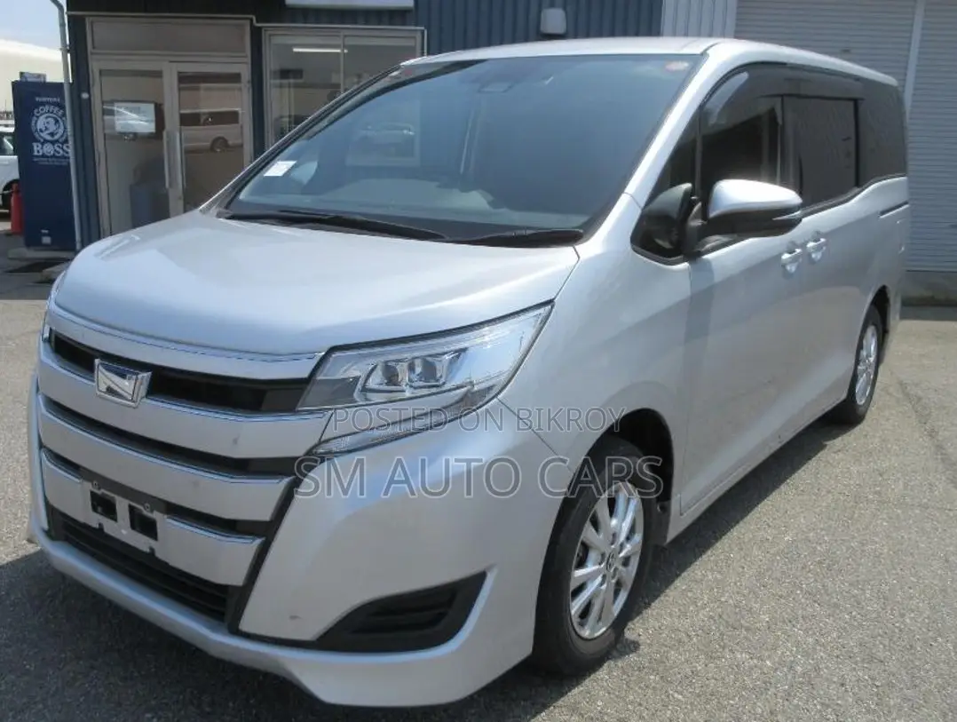 Toyota Noah 1.8 Front-Wheel Drive Hybrid (7-seater) 2021 Silver