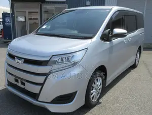 Toyota Noah 1.8 Front-Wheel Drive Hybrid (7-seater) 2021 Silver