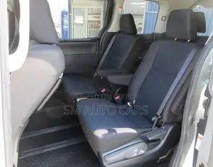 Toyota Noah 1.8 Front-Wheel Drive Hybrid (7-seater) 2021 Silver